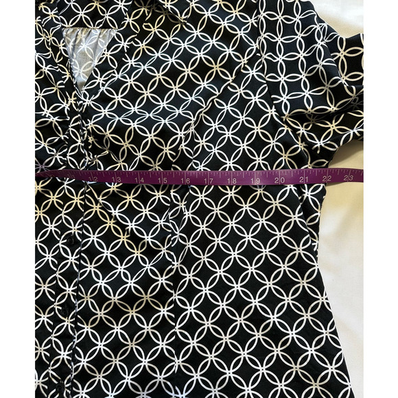 Lane Bryant Black and White Geometric Print Split Neck Button Down Size 20 - Picture 6 of 7
